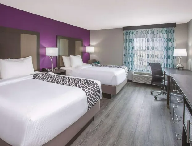 La Quinta Inn & Suites by Wyndham Effingham hotel detail image 4