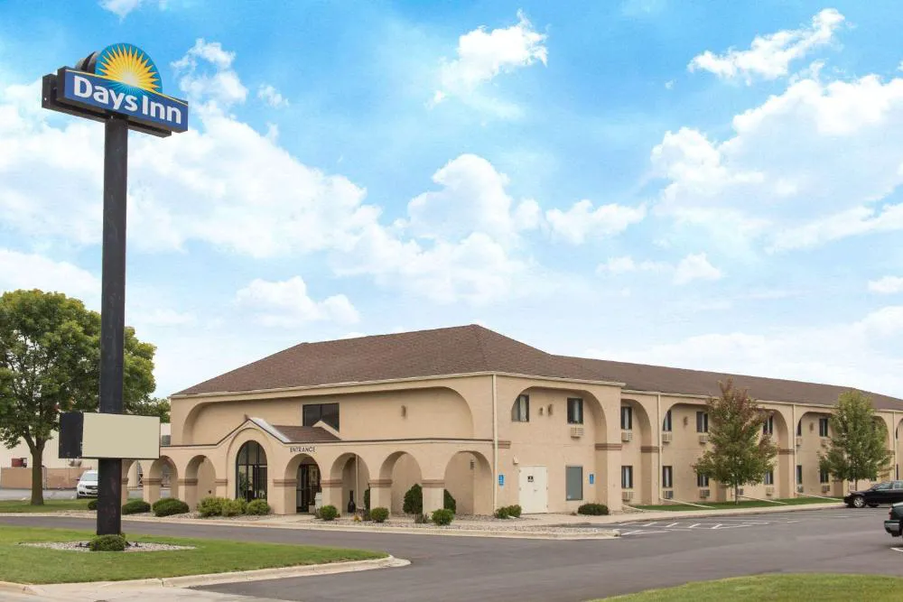 Days Inn by Wyndham Austin hotel hero