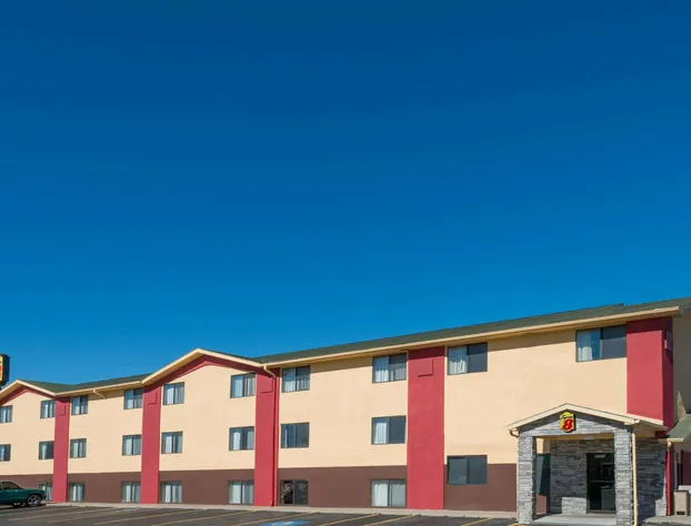 Super 8 by Wyndham Topeka/Wanamaker RD/I-70 hotel detail image 3