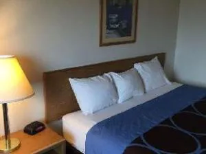 Super 8 Wichita Falls hotel detail image 4