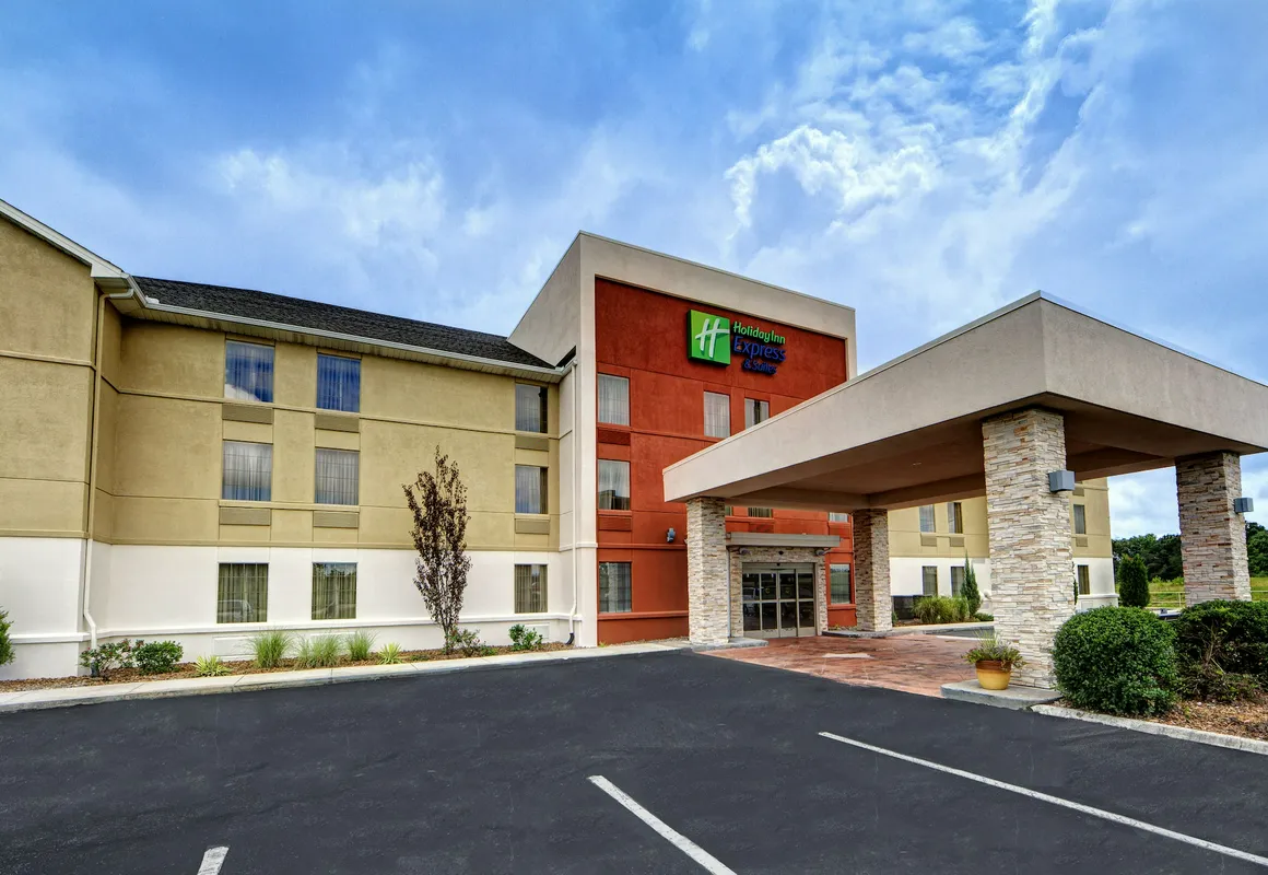 Holiday Inn Express & Suites Crossville by IHG hotel hero