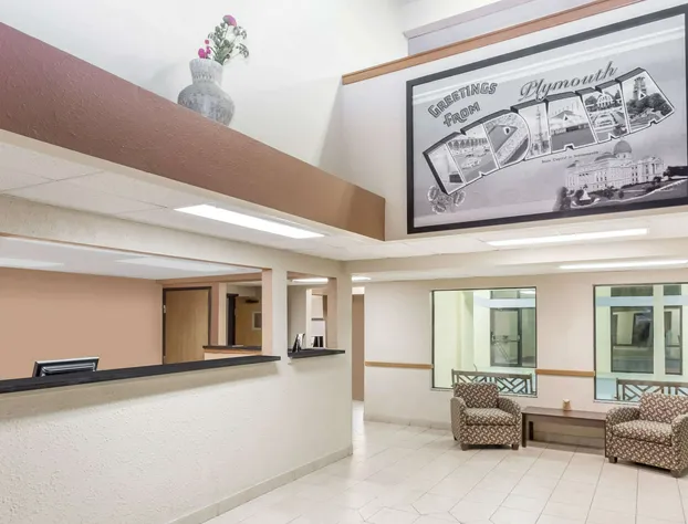 Super 8 by Wyndham Plymouth hotel detail image 3