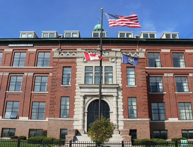 Roberts Riverwalk Urban Resort Hotel hotel detail image 1