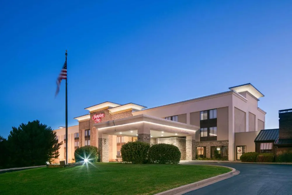 Hampton Inn Iowa City/Coralville hotel hero