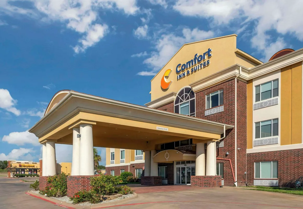 Comfort Inn & Suites Mexia hotel hero
