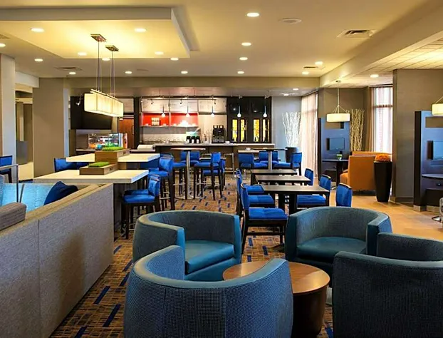 Courtyard by Marriott Bloomington hotel detail image 3