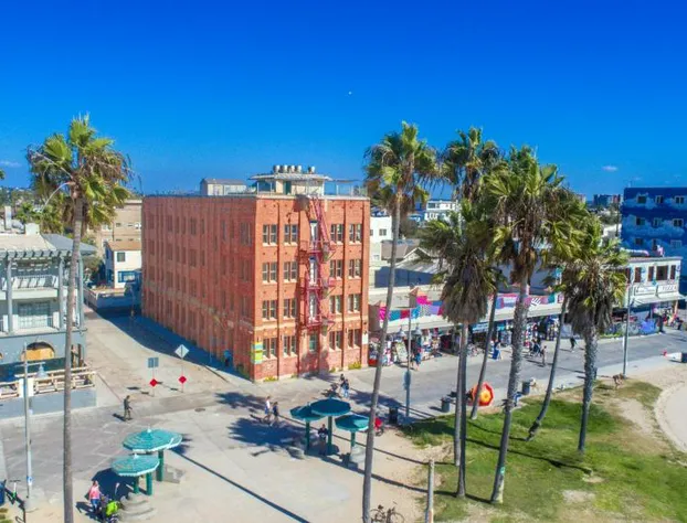 Venice Breeze Suites hotel detail image 4