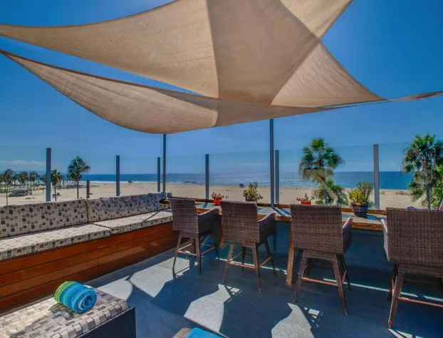 Venice Breeze Suites hotel detail image 1