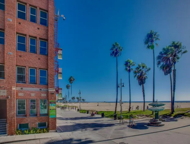 Venice Breeze Suites hotel detail image 4