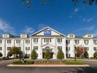 Baymont by Wyndham Henderson Oxford hotel detail image 1