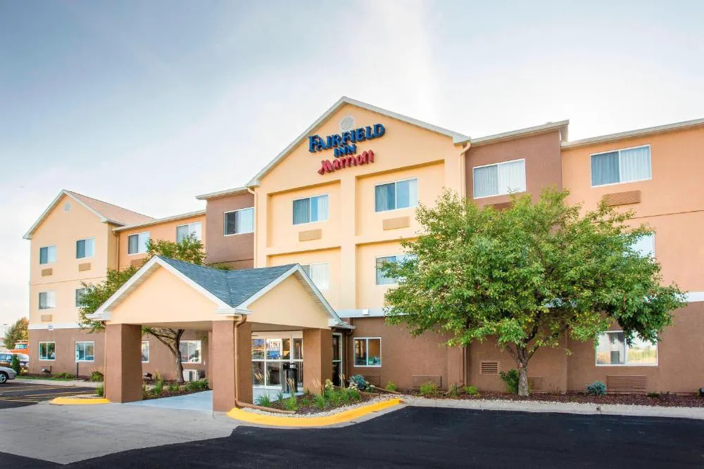 Fairfield Inn & Suites Peru hotel hero