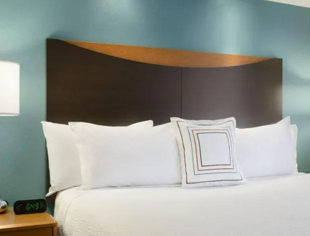 Fairfield Inn & Suites Peru hotel detail image 3