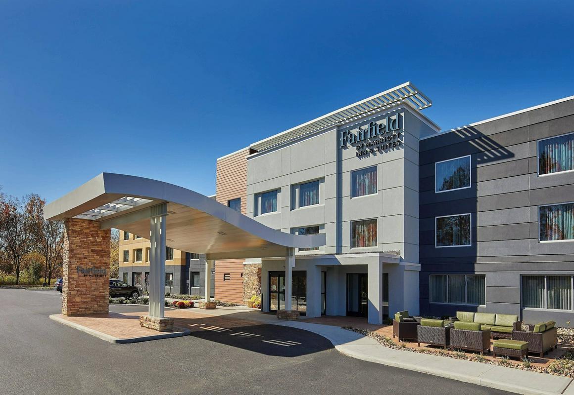 Fairfield Inn & Suites by Marriott Albany Airport hotel hero