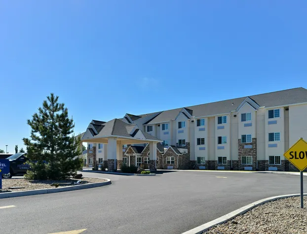 Microtel Inn & Suites by Wyndham Klamath Falls hotel detail image 2