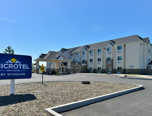 Microtel Inn & Suites by Wyndham Klamath Falls hotel detail image 3