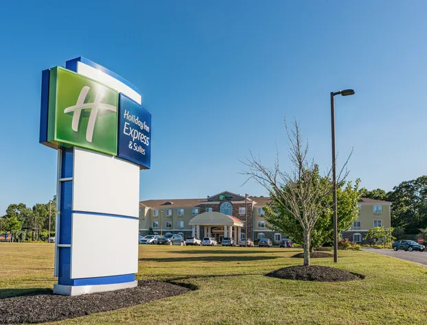 Holiday Inn Express Hotel & Suites Swansea by IHG hotel detail image 1