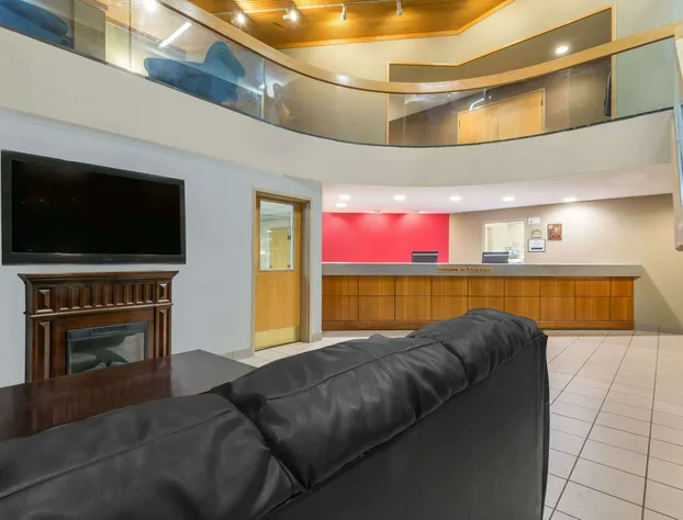 Ramada by Wyndham Columbus North hotel detail image 4