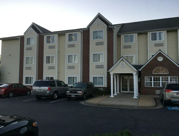 Microtel Inn & Suites by Wyndham Richmond Airport hotel detail image 1