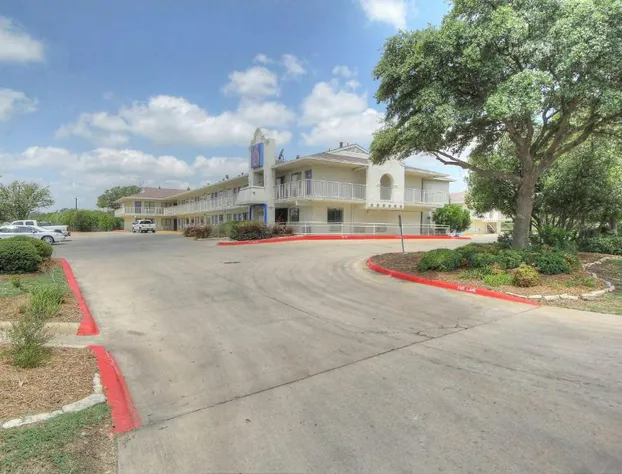 Motel 6 San Antonio, TX - Fiesta hotel detail image 3