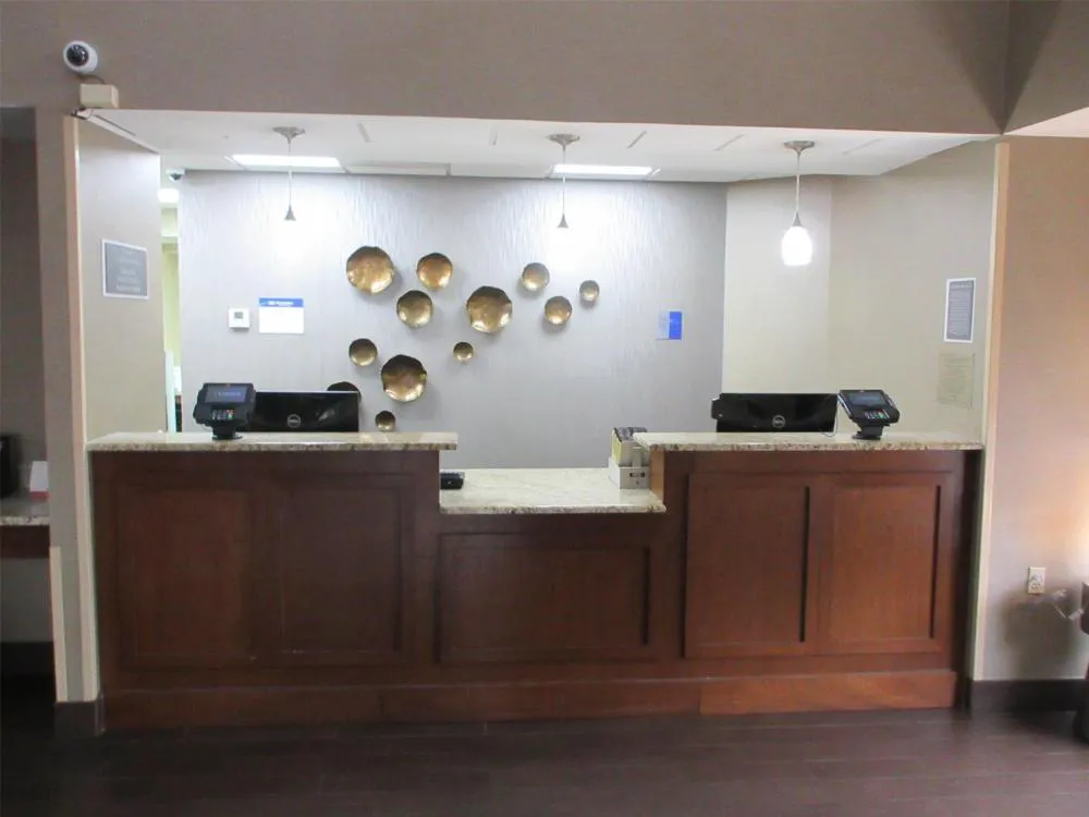 Best Western Kenner hotel hero