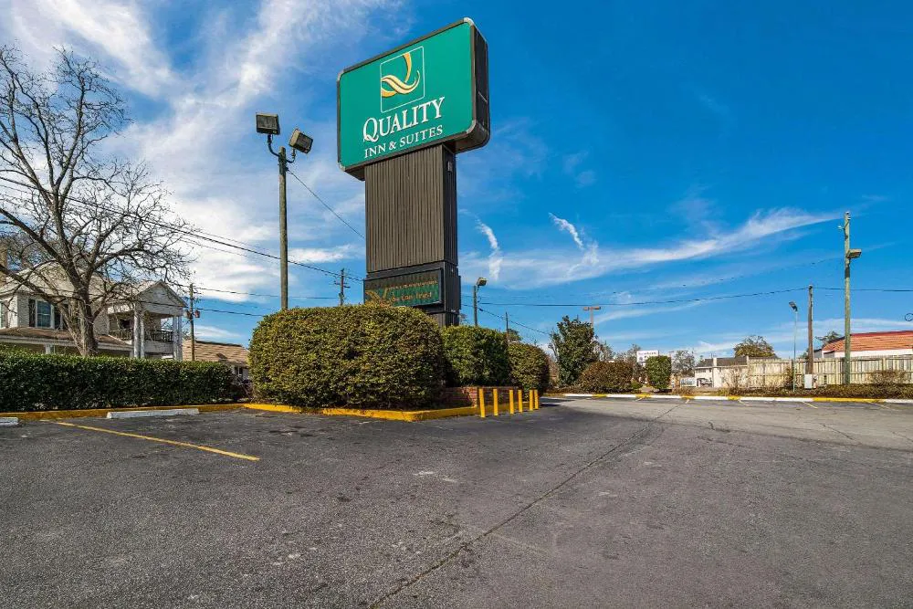 Quality Inn & Suites Conference Center Statesboro Historic District hotel hero