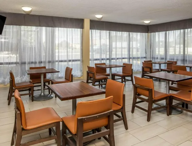 Days Inn by Wyndham Wilson hotel detail image 4