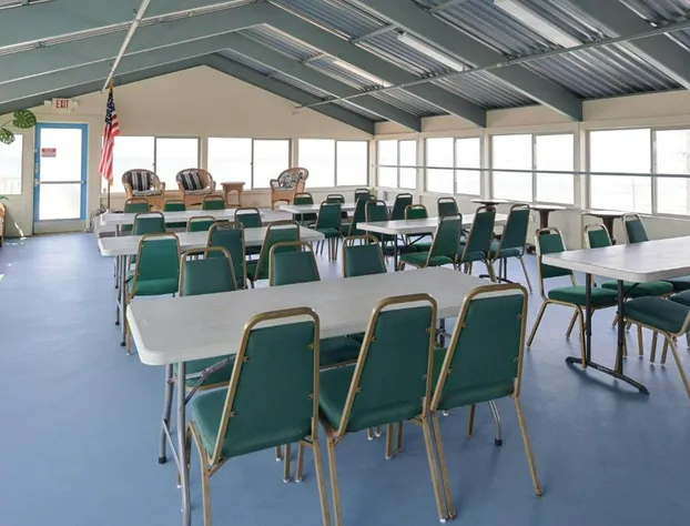 Edgewater Inn And Suites hotel detail image 4