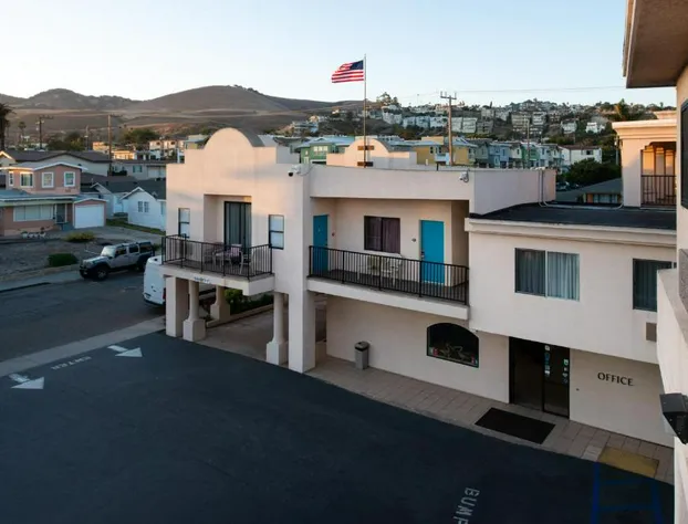 Edgewater Inn And Suites hotel detail image 3