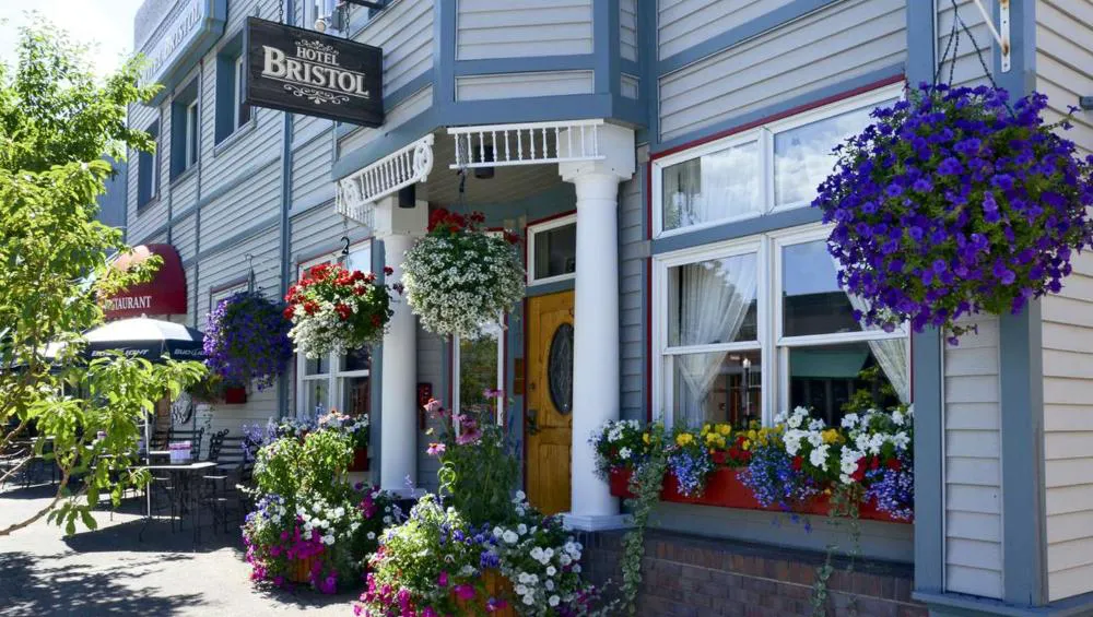 Hotel Bristol hotel hero