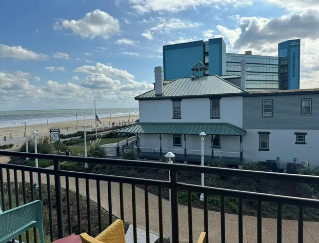 Moxy Virginia Beach Oceanfront hotel detail image 4