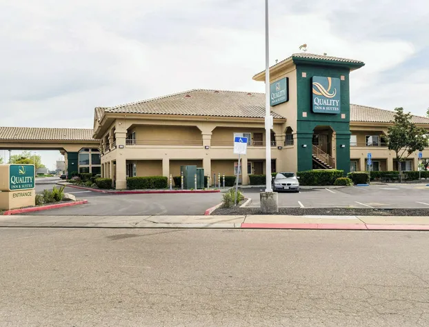 Quality Inn & Suites Lathrop - South Stockton hotel detail image 1