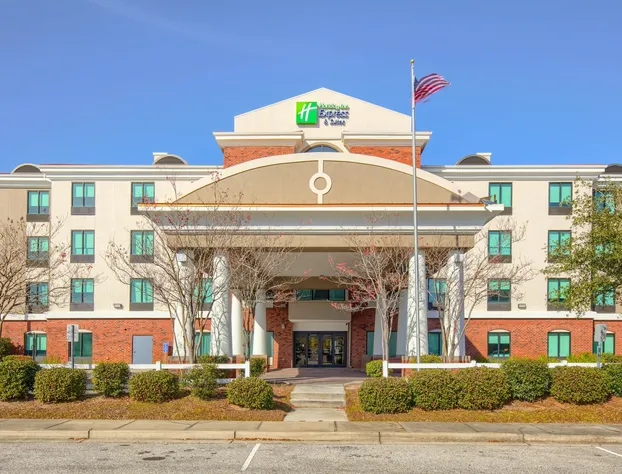 Holiday Inn Express & Suites Gulf Shores by IHG hotel detail image 1
