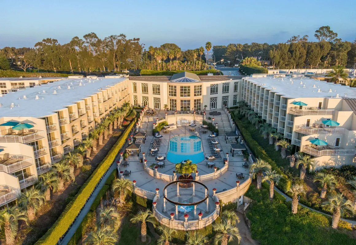 Hilton La Jolla Torrey Pines hotel hero