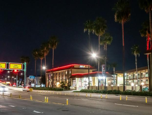 Super 8 by Wyndham Anaheim/Disneyland Drive hotel detail image 3