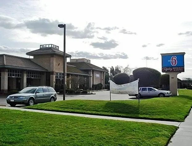 Motel 6 Oakdale, CA hotel detail image 3