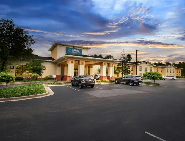 Clarion Inn & Suites Indianapolis Northwest hotel detail image 1