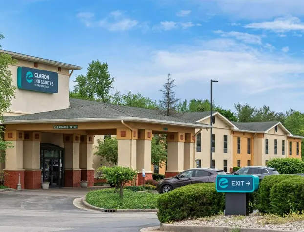 Clarion Inn & Suites Indianapolis Northwest hotel detail image 2