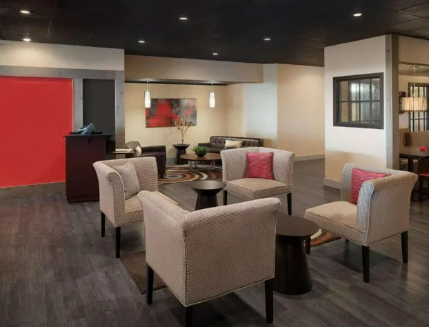 Ramada by Wyndham Uniontown hotel detail image 2