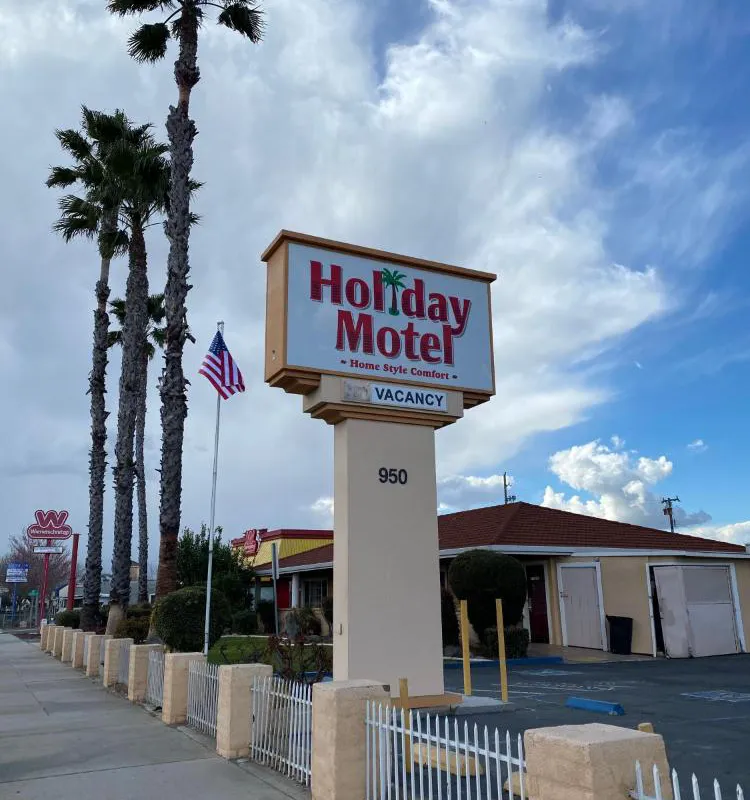 Holiday Motel Oakdale hotel hero