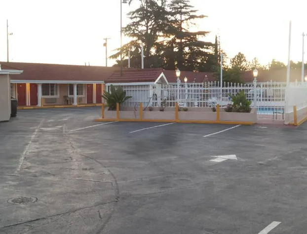 Holiday Motel Oakdale hotel detail image 1