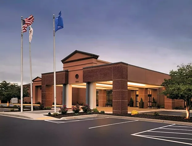 DoubleTree by Hilton Milwaukee - Brookfield hotel detail image 2