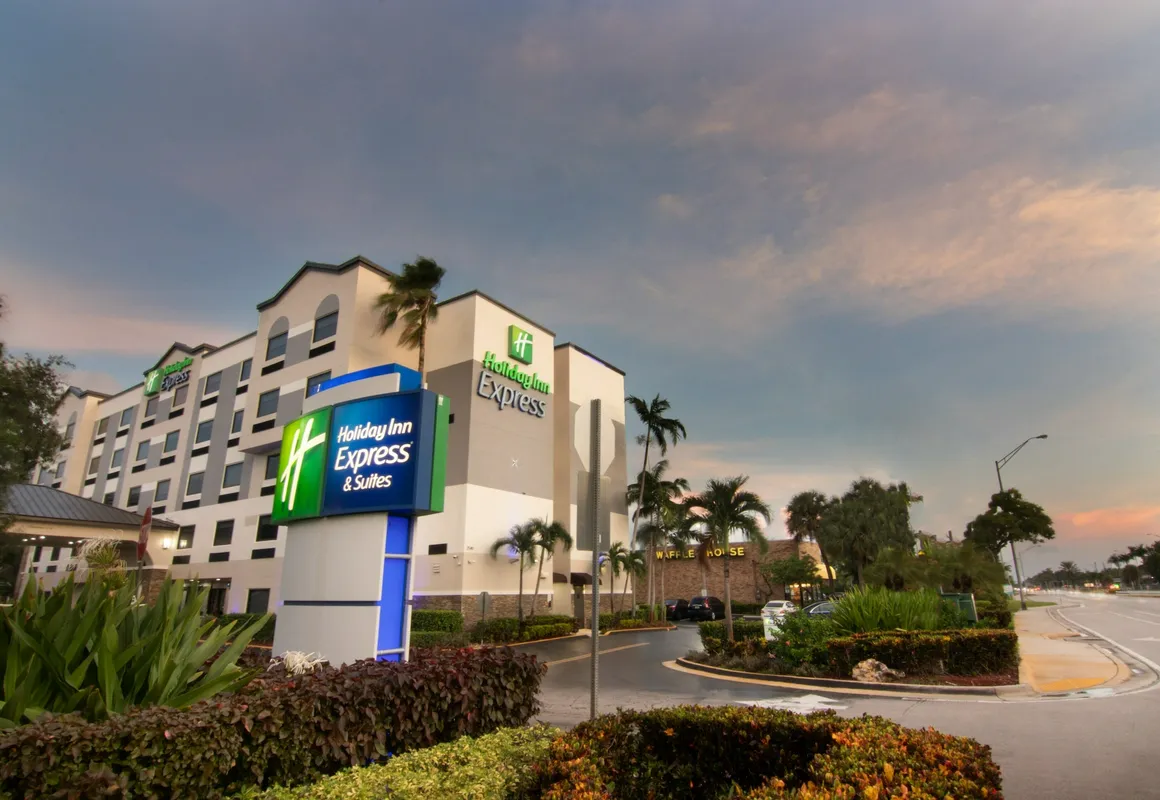 Holiday Inn Express & Suites Ft. Lauderdale Airport West by IHG hotel hero