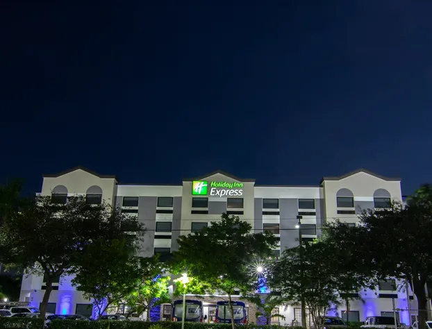 Holiday Inn Express & Suites Ft. Lauderdale Airport West by IHG hotel detail image 1