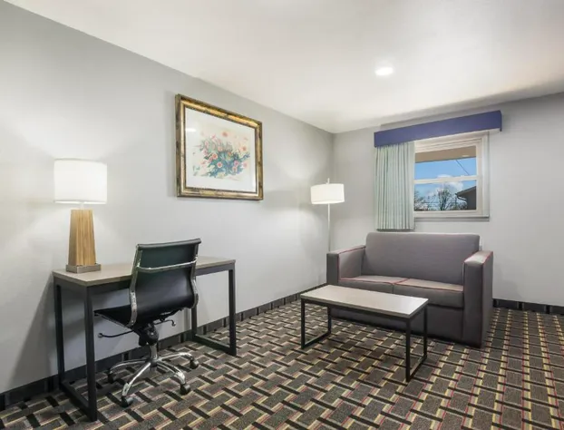 Knights Inn and Suites Salem hotel detail image 3