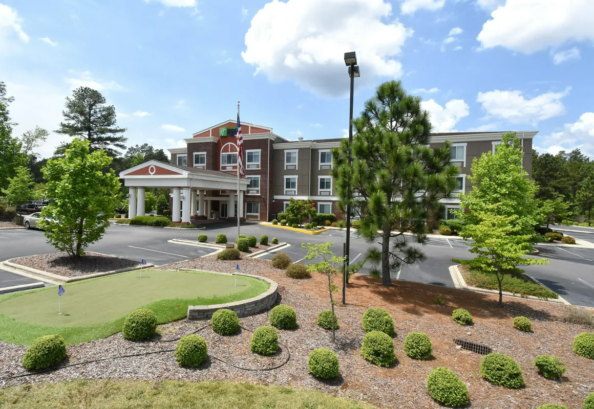 Holiday Inn Express Hotel & Suites Southern Pines by IHG hotel hero