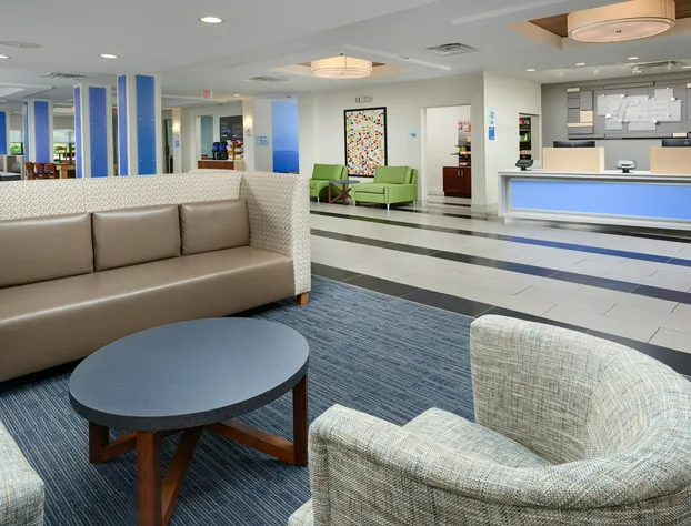 Holiday Inn Express Hotel & Suites Tullahoma by IHG hotel detail image 4