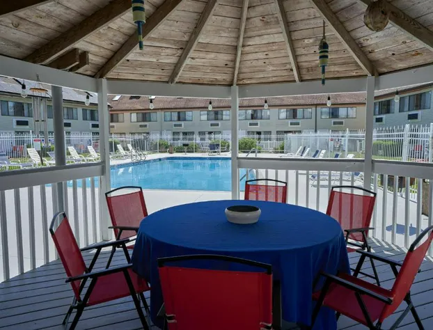 Admiralty Inn & Suites - a Red Collection Hotel hotel detail image 1