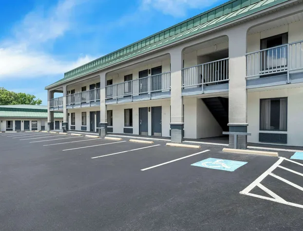 Quality Inn & Suites Monticello hotel detail image 1