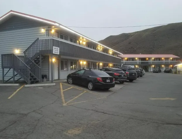 Canadas Best Value Desert Inn & Suites Cache Creek hotel detail image 2