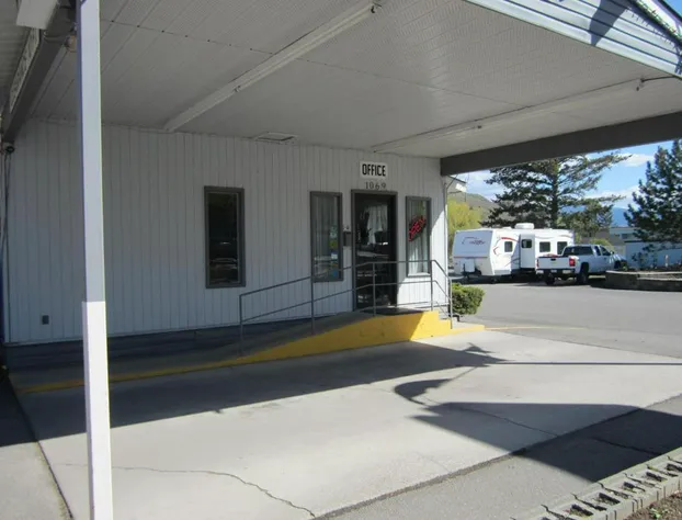 Canadas Best Value Desert Inn & Suites Cache Creek hotel detail image 4